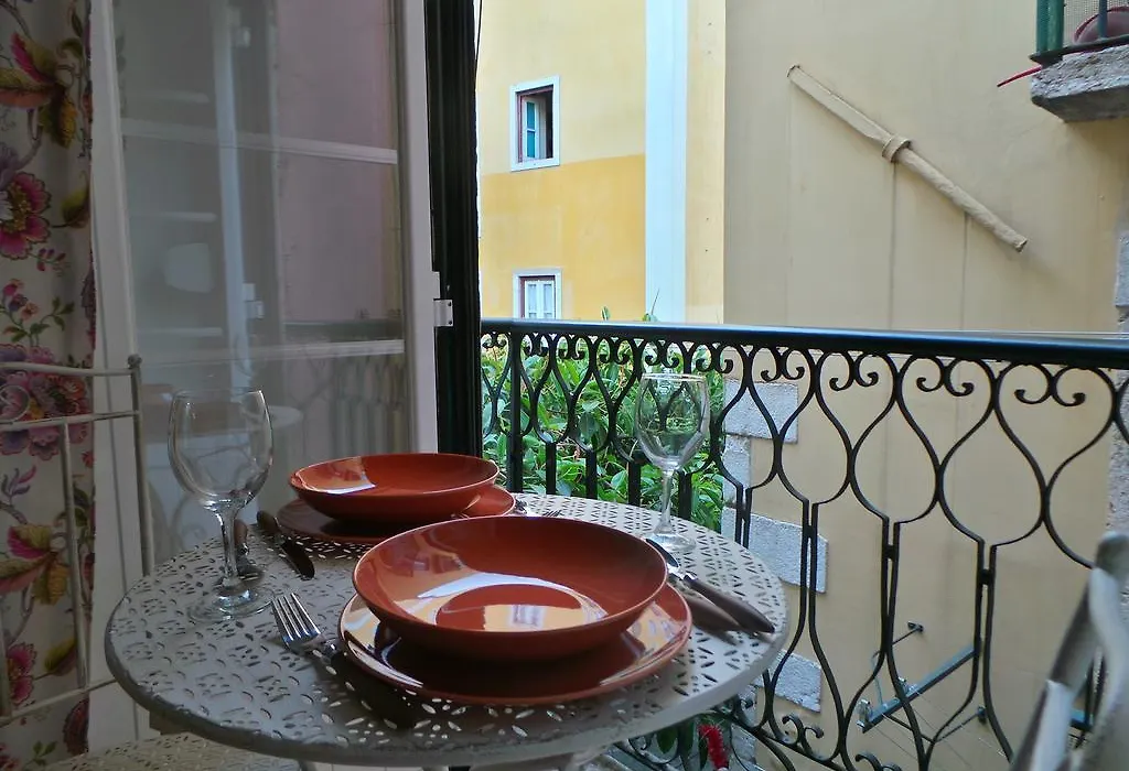 Barracao De Alfama Apartments-1